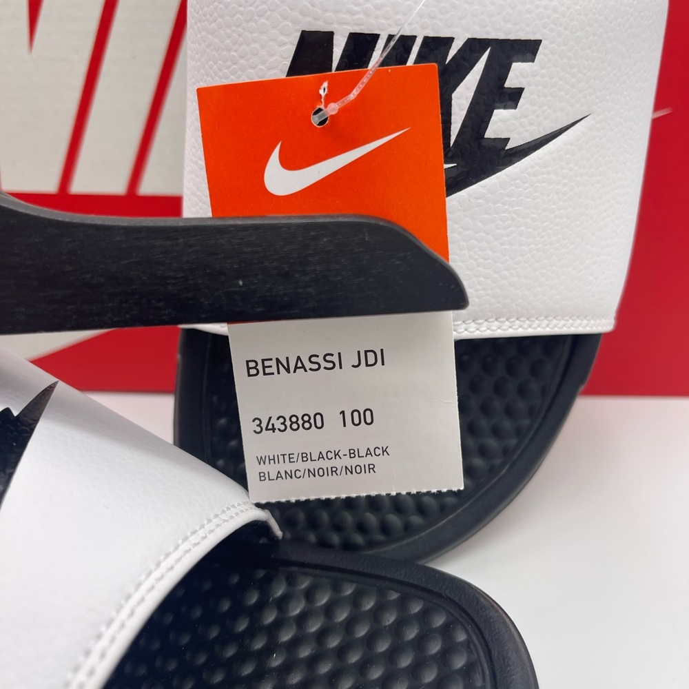 Nike Benassi JDI
Men's Slides Black and White Slides - Picture 16 of 16